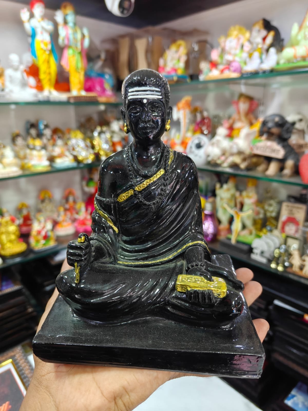 Idols & Statues 59