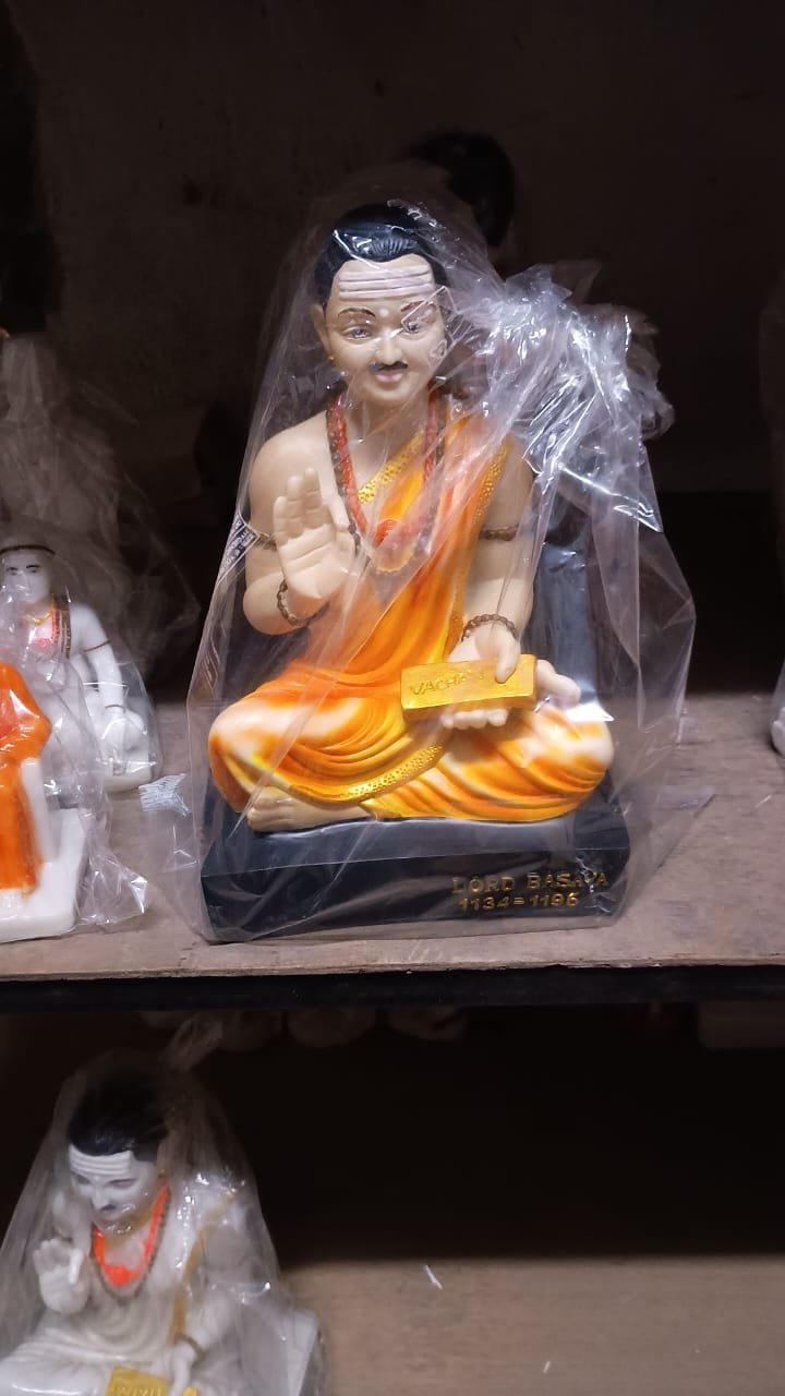 Idols & Statues 62