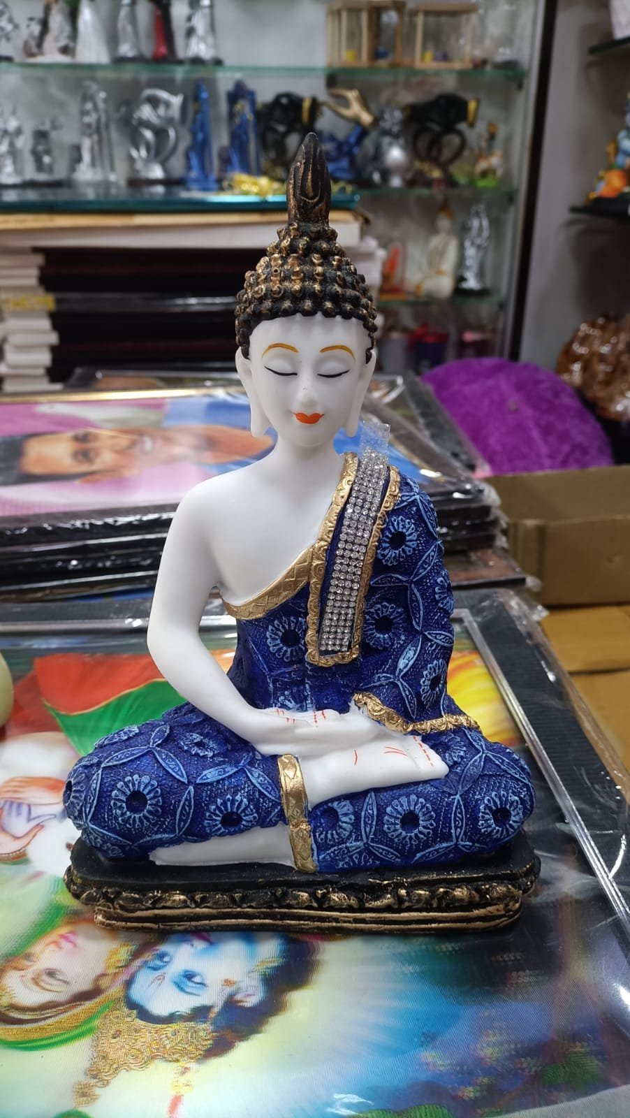 Idols & Statues 81