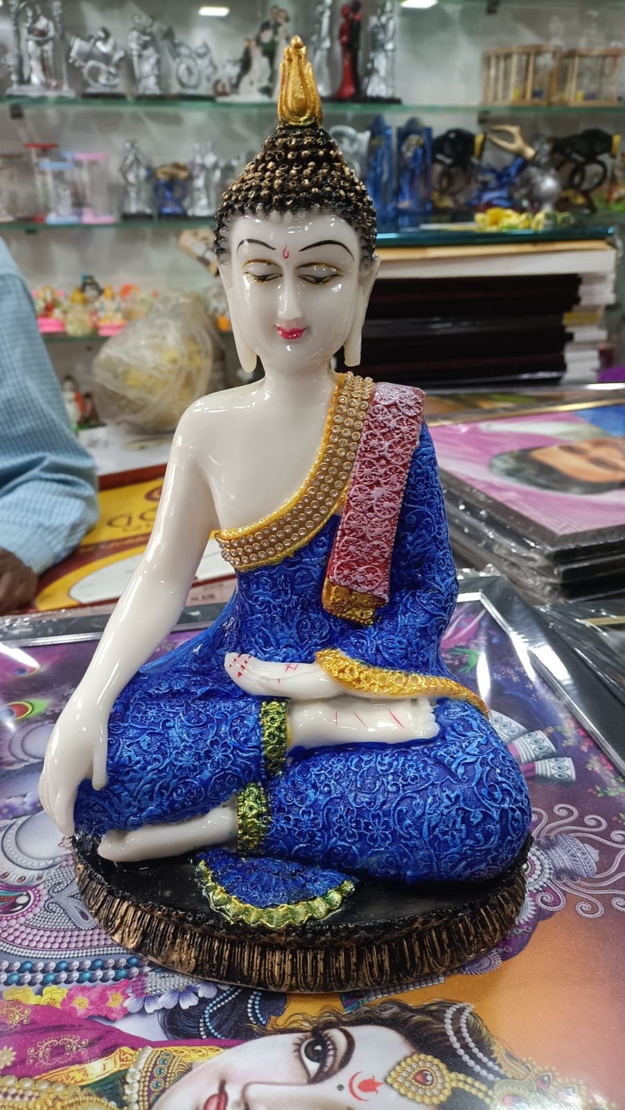 Idols & Statues 84