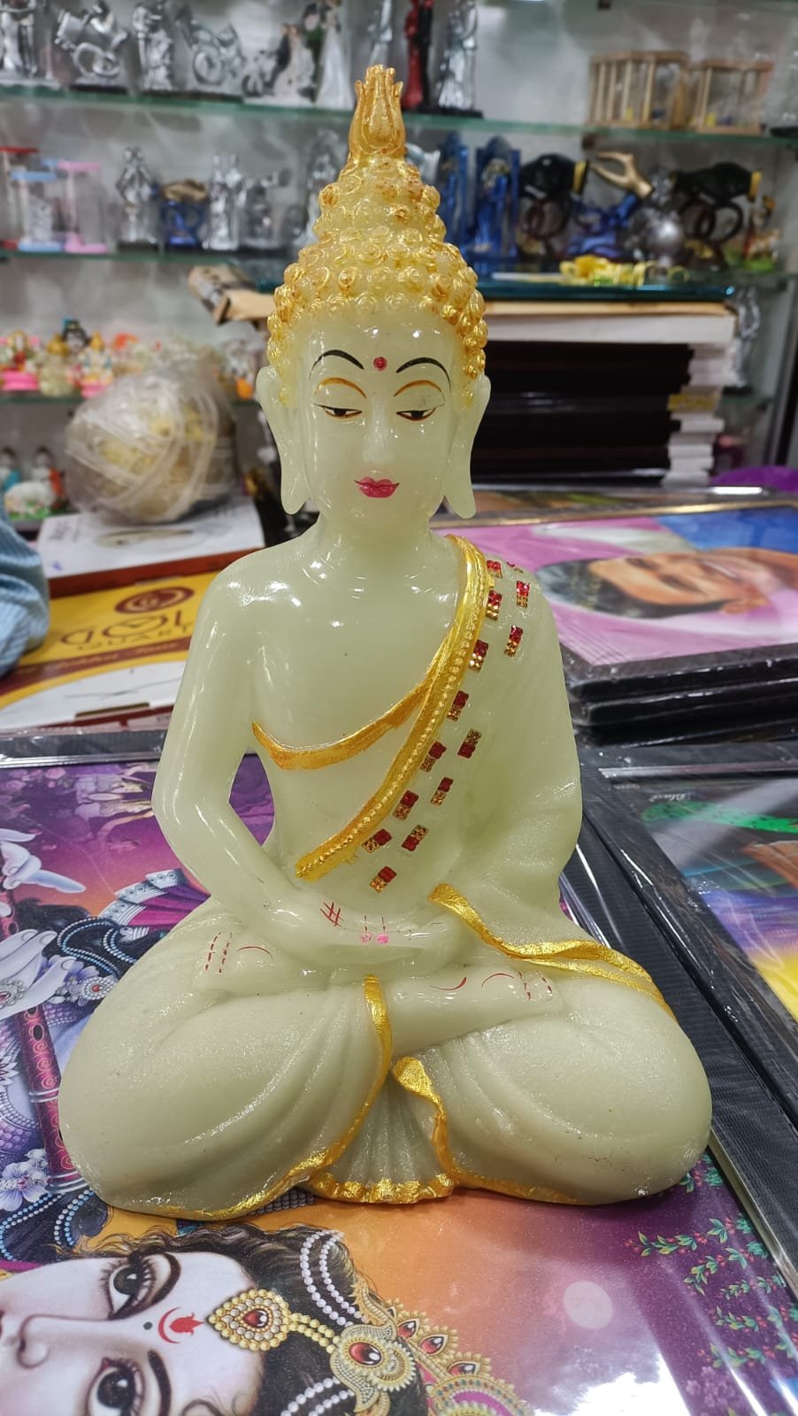 Idols & Statues 85
